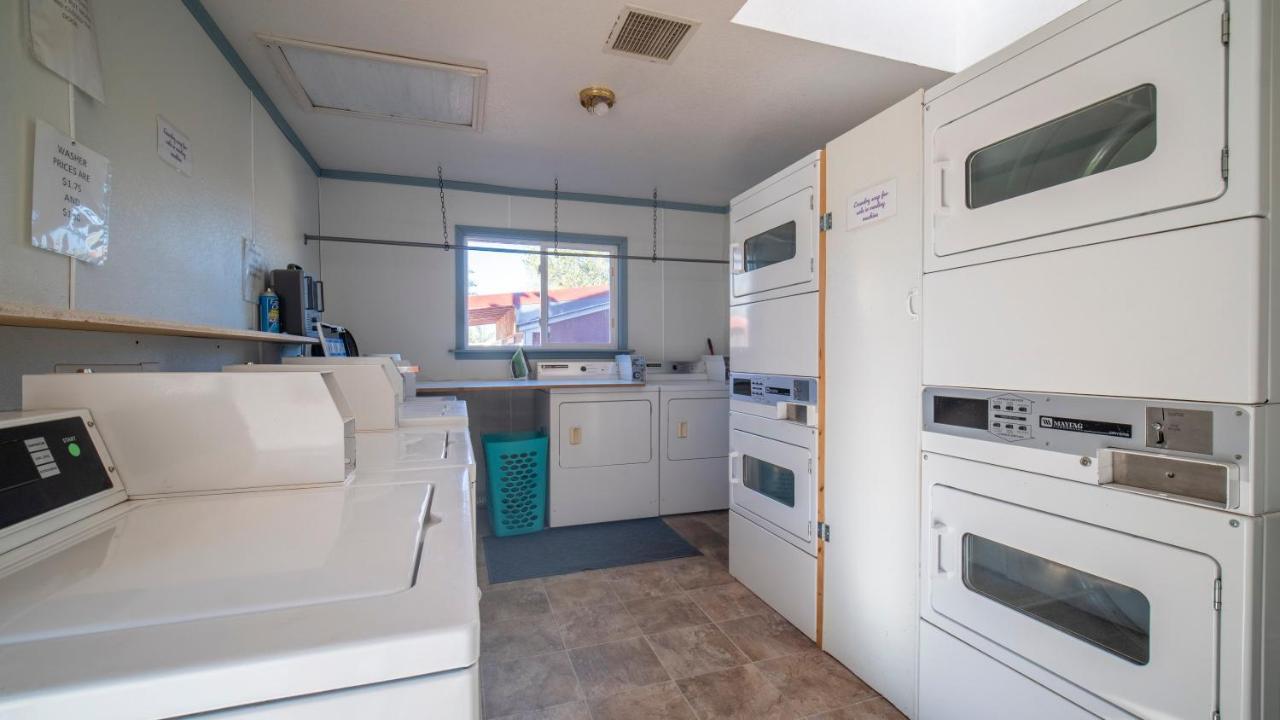 FunStays Glamping Setup Tent in RV Park #1 OK-T1 Moab Eksteriør billede